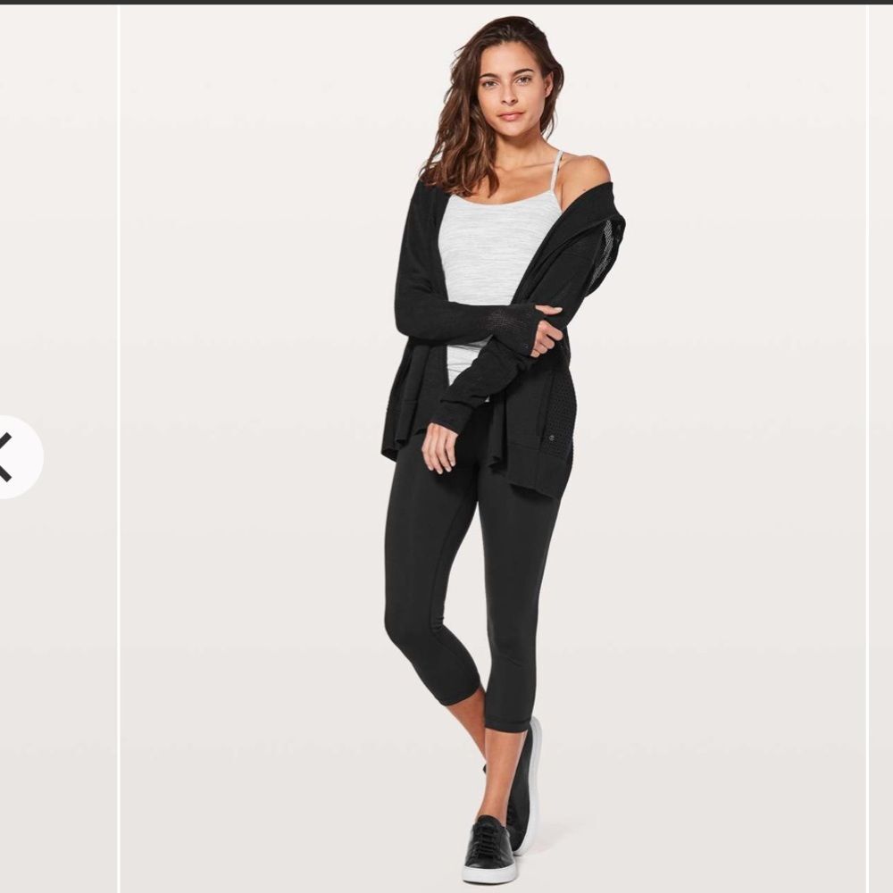 Lululemon Athletica Still Movement Wrap in Black 12